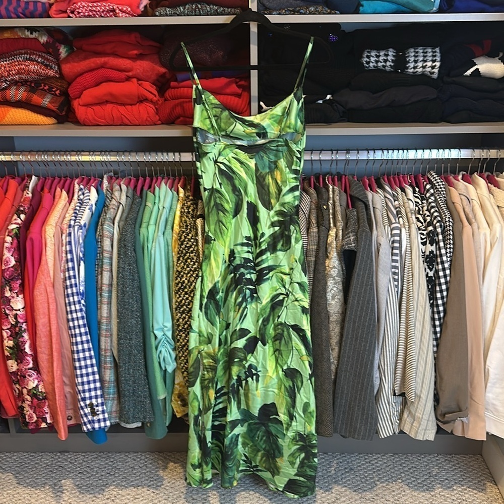 SHEIN green leaf print adjustable strap satiny maxi dress size XS - Picture 3 of 3